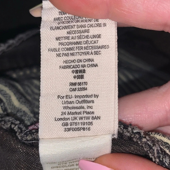 Free People Shibori Cutoff Jean Shorts - Picture 8 of 9